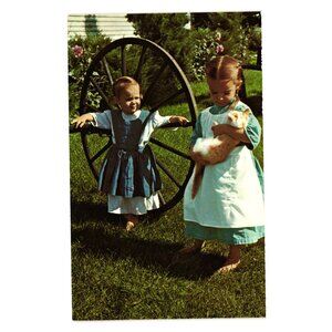 Old Order Amish Mennonite Girls Kalona Iowa Postcard Traditional Attire Vintage